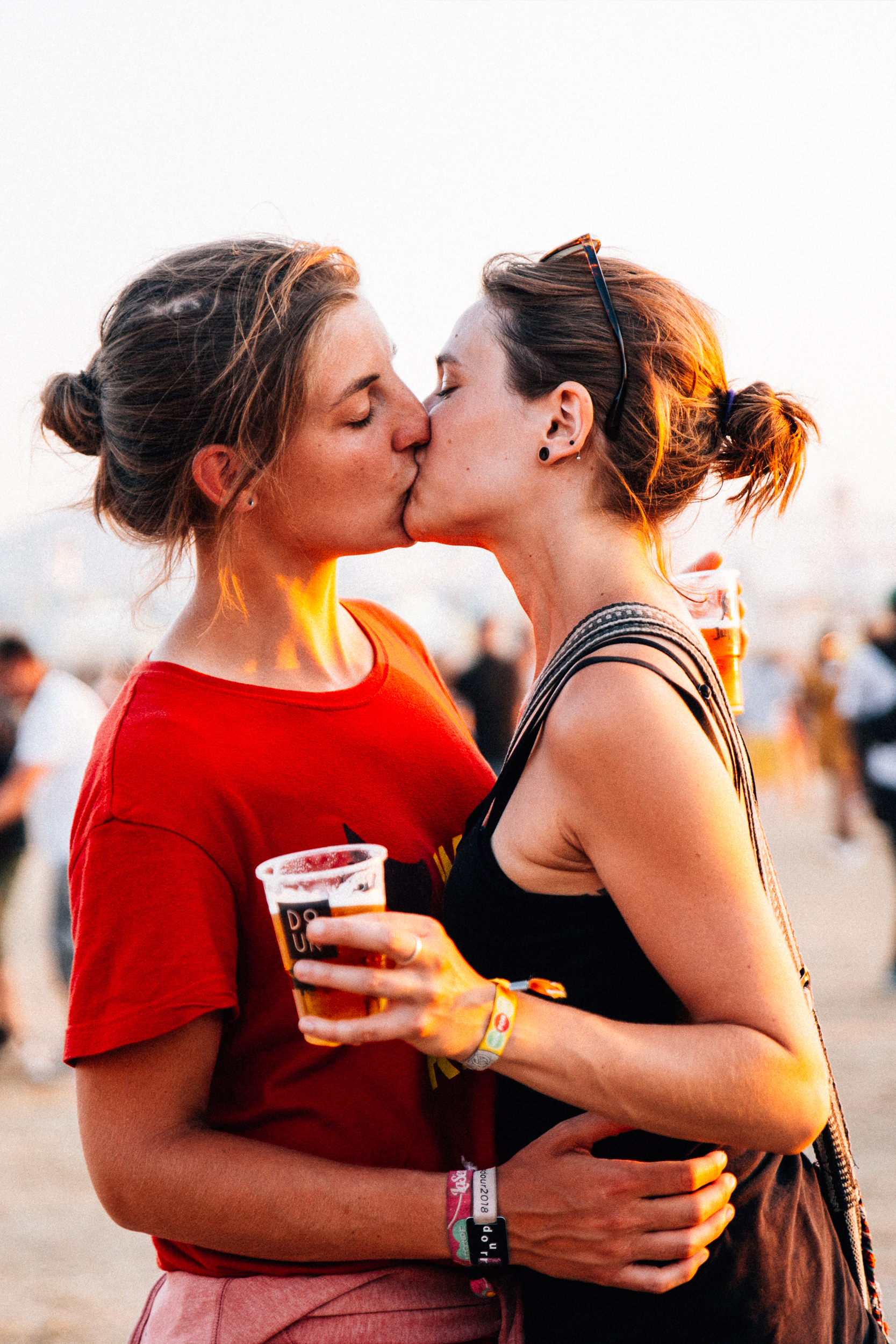 Ambiance à Dour 2018 / Couple lesbiennes